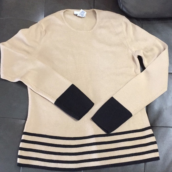 LOFT Sweaters - Ann Taylor LOFT merino wool blend sweater ❤️